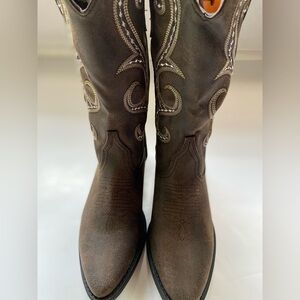 AR Dawna Women’s Brown Embroidered Western Cowboy Boots – Size 7M